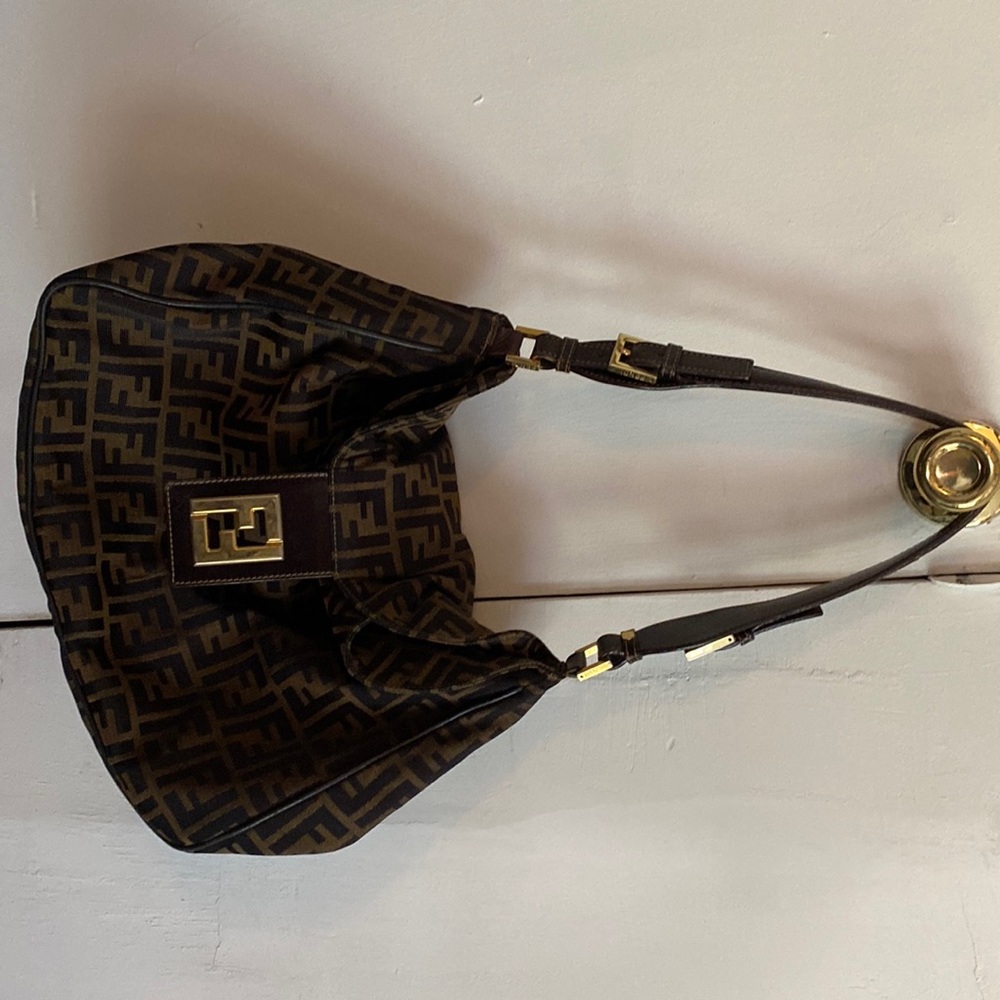 Beautiful vintage Fendi bag. Like new.